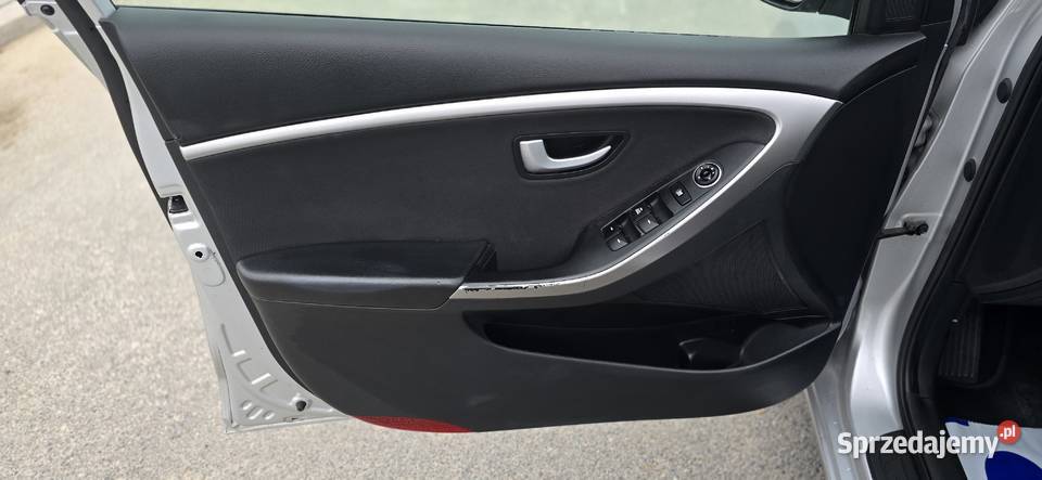 Grzana Kierownica Fotele Klimatyzacja Czujniki Andrespol