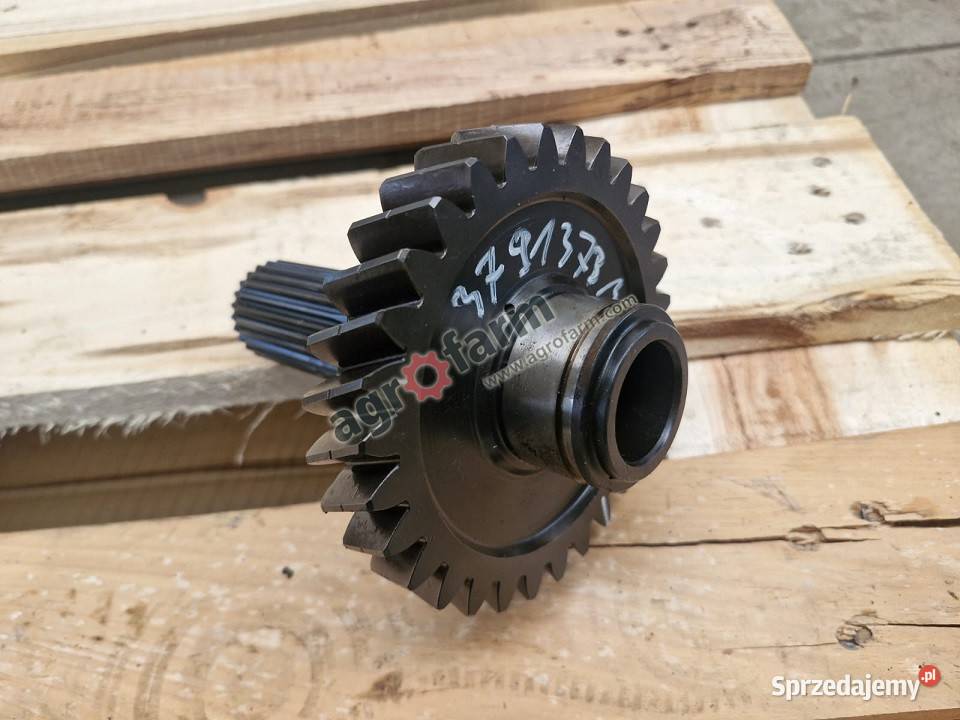 Wałek skrzyni biegów Massey Ferguson 6245 6260 Byków