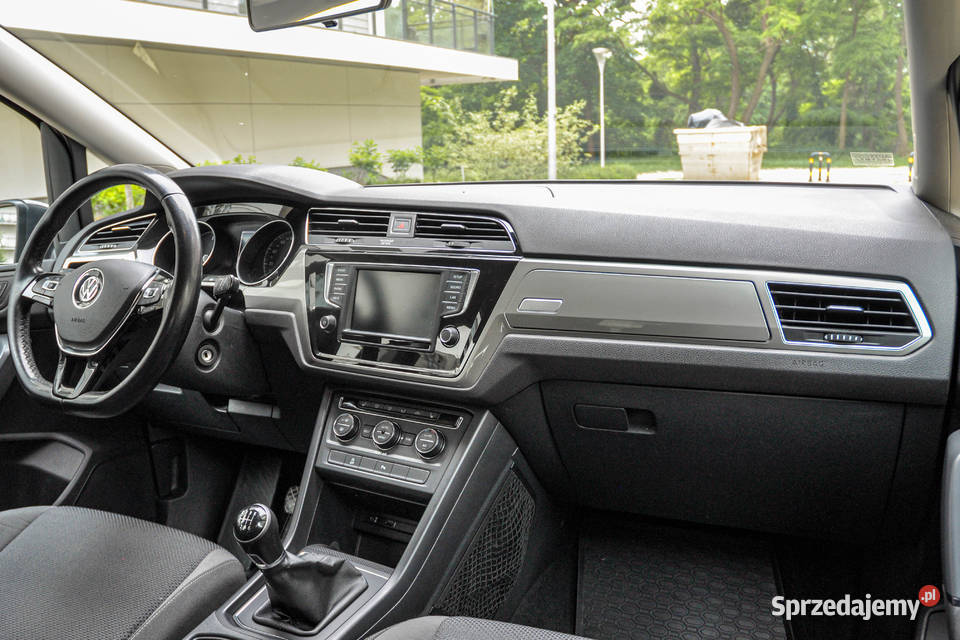 Volkswagen Touran 2016 r Bezwypadkowy