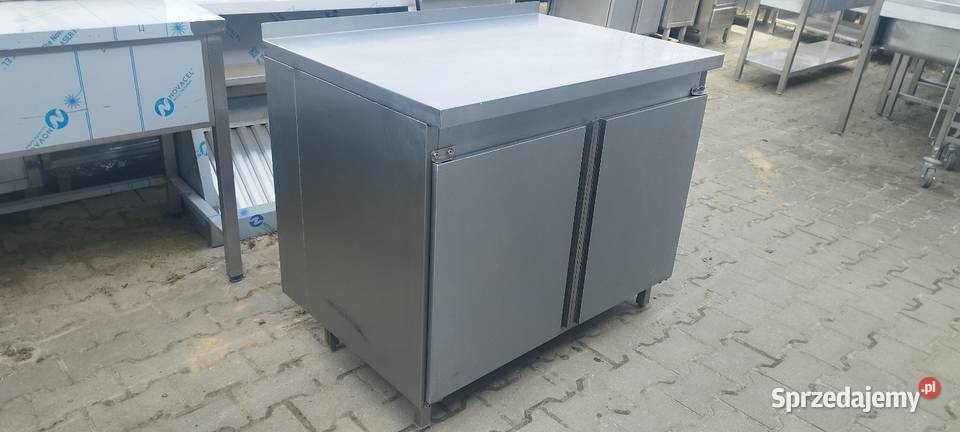 Stół z drzwiami 100