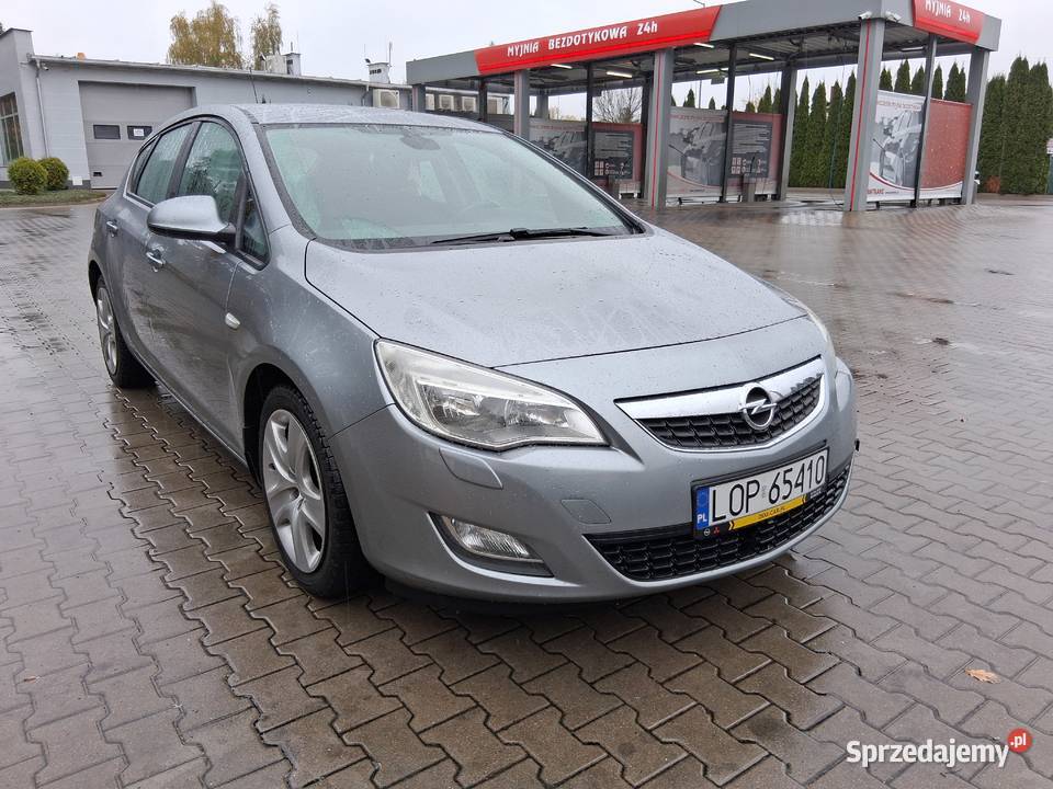 Opel Astra J 2010r 14TBLpg6Biegowy Astra Poniatowa sprzedam