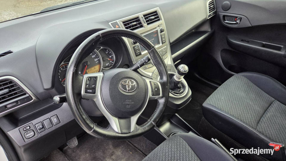 Toyota Verso S 13 Vvti 101 Kamera Klima Serwis Otwock Mały sprzedam