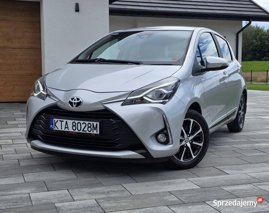 Toyota Yaris 15 111 stan PERFEKT Rok produkcji 2019 Niedomice