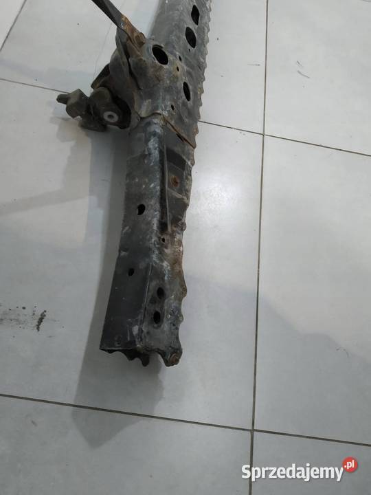 PAS PRZEDNI WZMOCNIENIE GÓRNE Toyota Auris II
