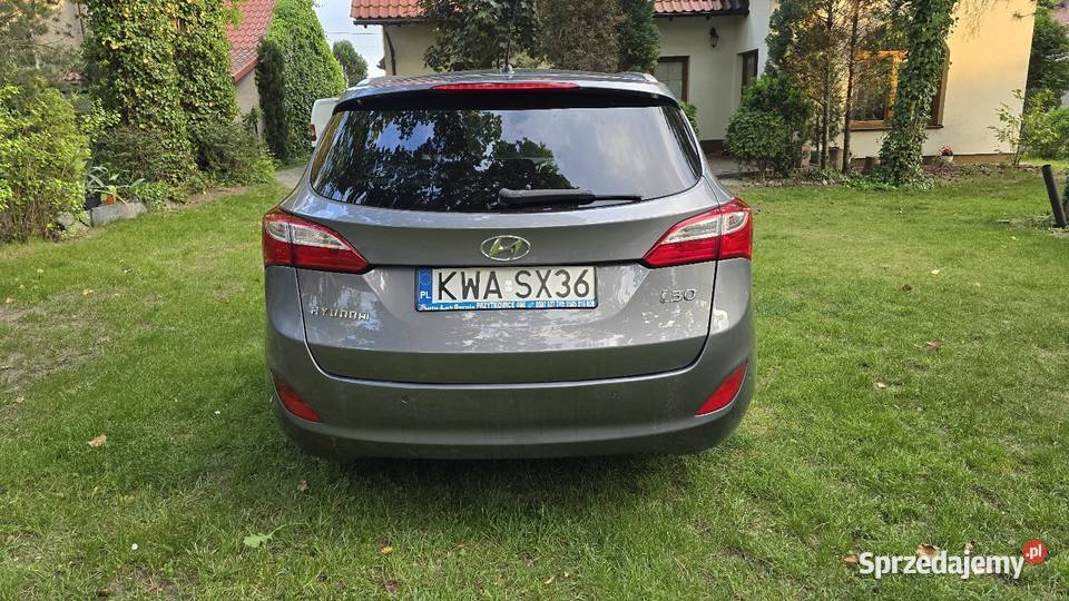 Hyundai i30 14 LPG 2013r 260 lekko uszkodzony Tłuszcz