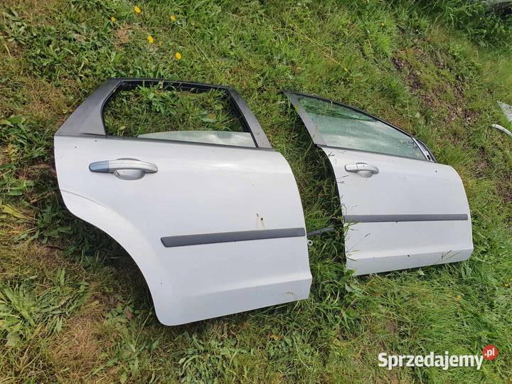 Drzwi prawe przód tył Ford Focus mk2 srebrne Kraków sprzedam