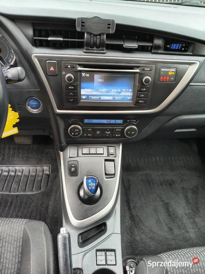 Toyota Auris Touring Sports Hybrid 18 136 2015 Raszyn