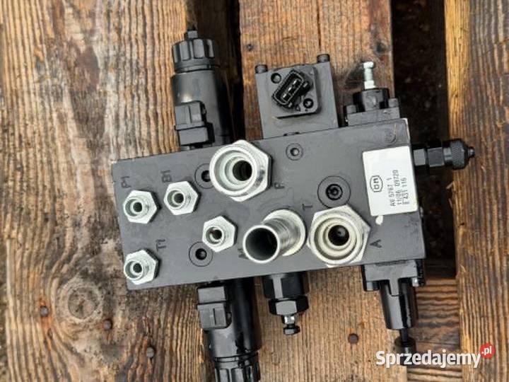 Rozdzielacz hydrauliczny trzysekcyjny OM AV 5767 Układ hydrauliki Motoryzacja Antonie