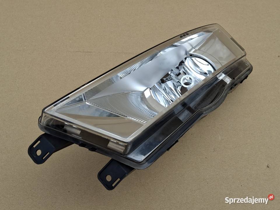 SKODA RAPID HALOGEN LEWY LAMPA PRZECIWMGIELNA