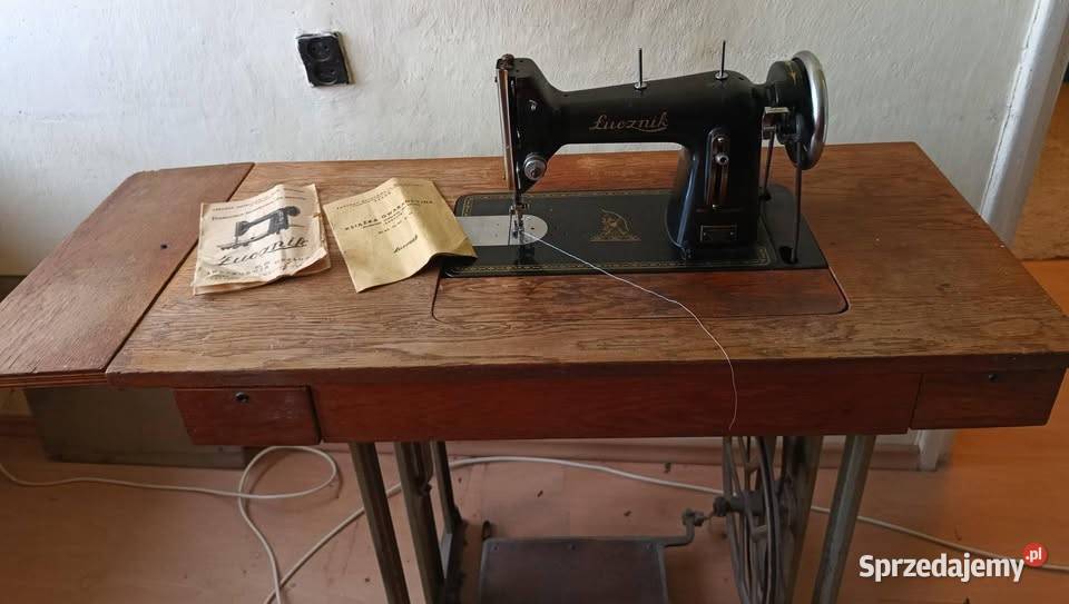 Stojąca Maszyna do szycia Łucznik sprzedam