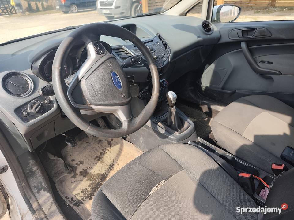 Ford Fiesta VAN 125 LPG FV23 Jeździ grosze 350000km Samochody dostawcze Chęciny
