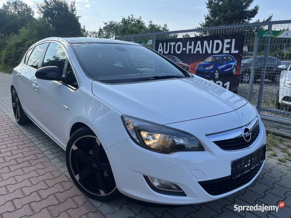 OPEL ASTRA J 2011 14 TURBO Samochody osobowe Ostrowiec Świętokrzyski sprzedam