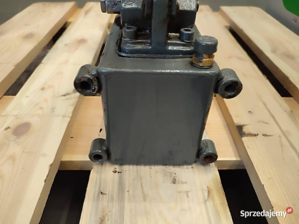 Pompka hydrauliczna ręczna podnośnik kabiny Wilkowo sprzedam