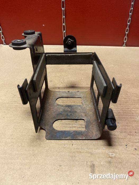 Suzuki GSX 250 E obudowa mocowanie akumulatora Poznań sprzedam