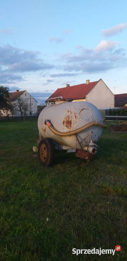 Beczkowóz 3000l sprawny Korfantów