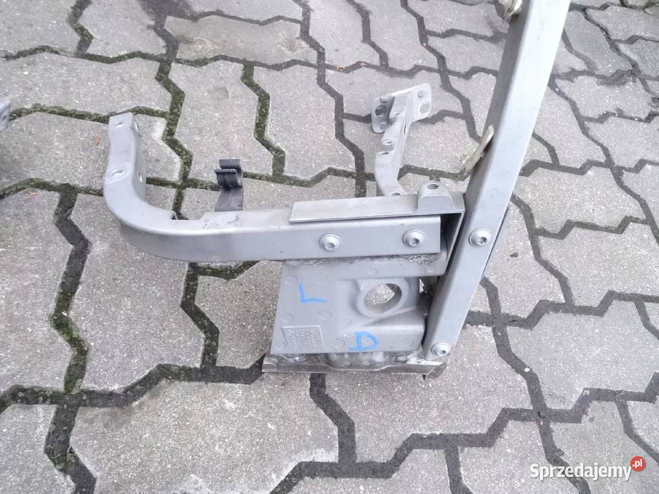 AUDI A8 D3 MOCOWANIE BLOTNIKA PAJAK PRZOD LP Przemęt