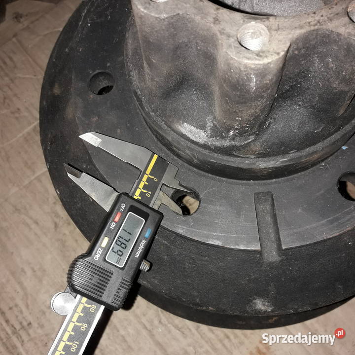 6703560002 MERCEDES PIASTOBĘBEN 811 711 609 709