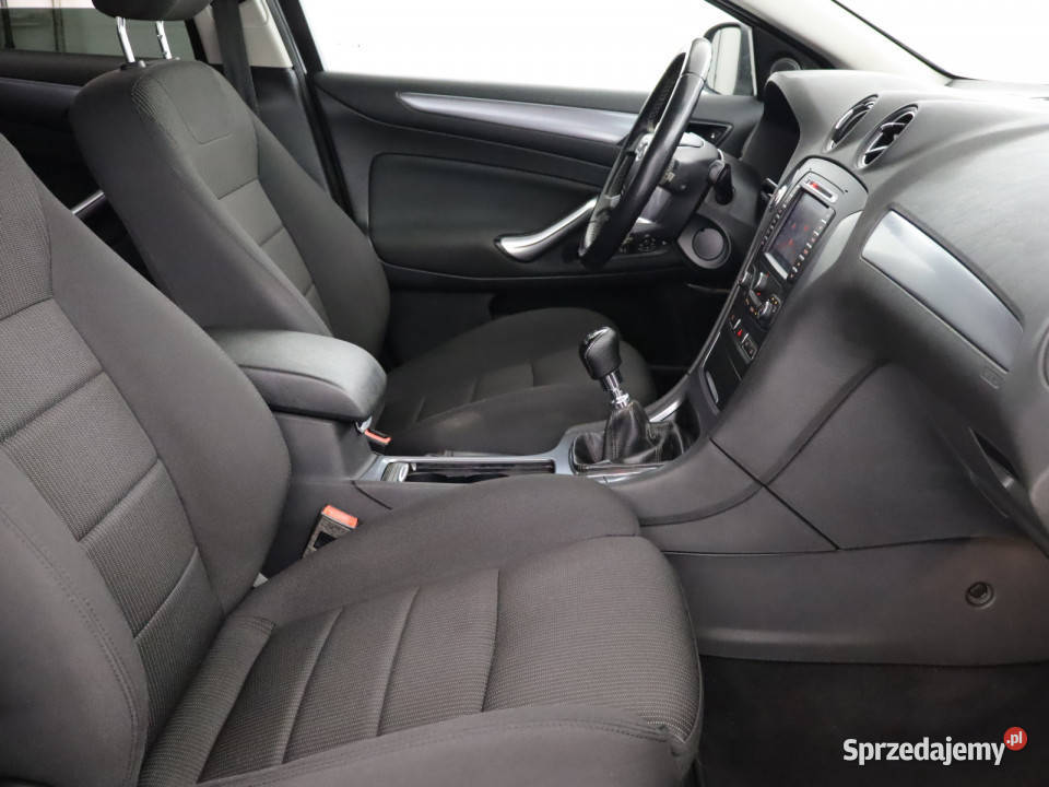 Ford Mondeo 20 TDCi podgrzewane fotele