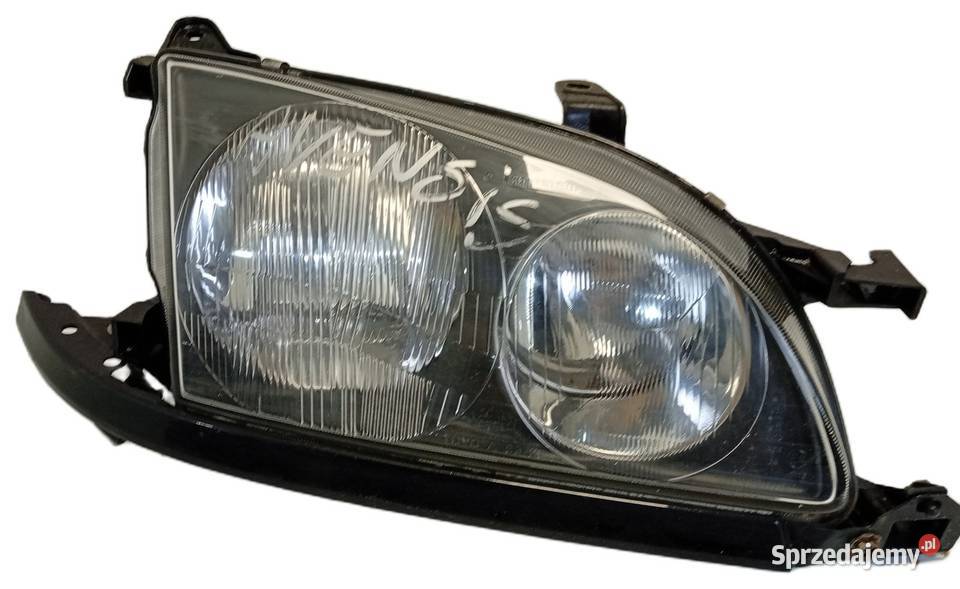 Reflektor prawy przód lampa Toyota Avensis Verso sprzedam
