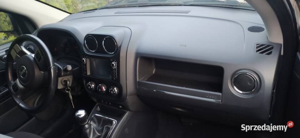 DESKA ROZDZIELCZA KOKPIT KOMPLETNY DO JEEP Trzebnica