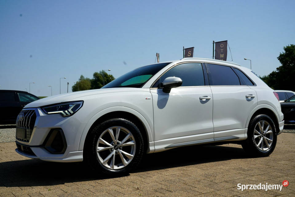 Audi Q3 SLINE skóra FUL LED parktonik NAWI alusy elektryczne lusterka
