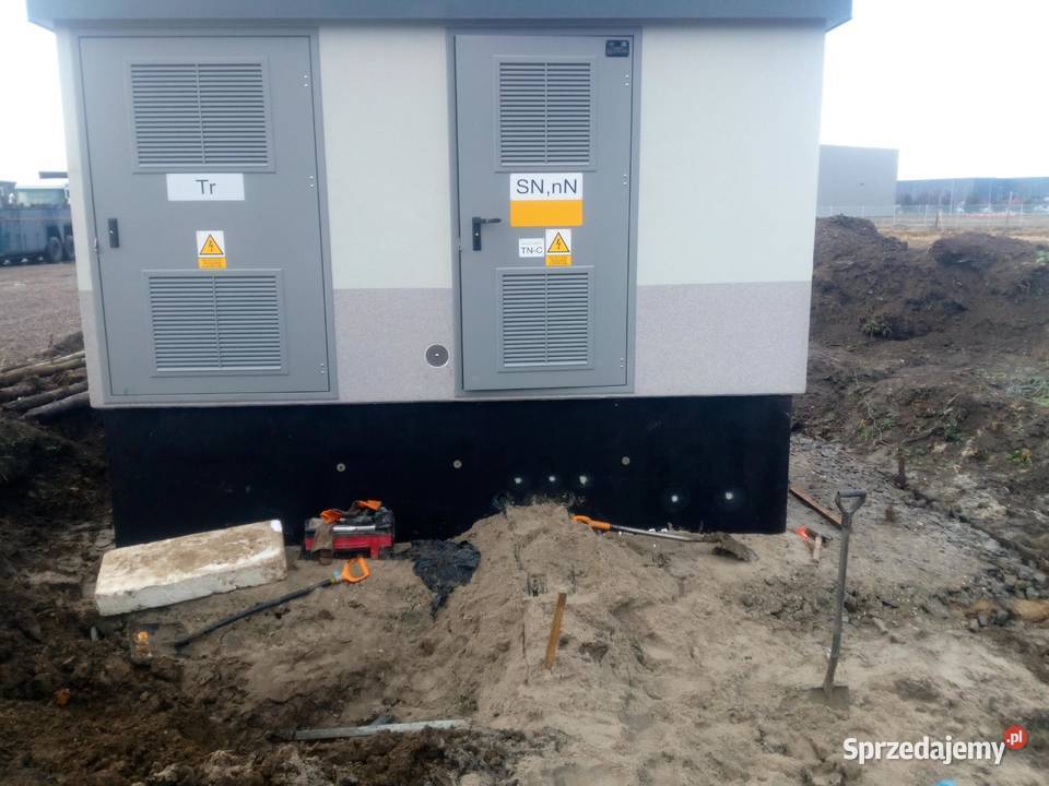 Słupy energetyczne elektryczne oświetlenie