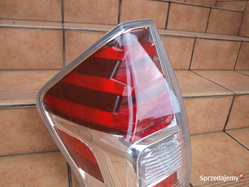 Toyota Prius lampa lewa tył 2015 2021r europa Lampy tylne