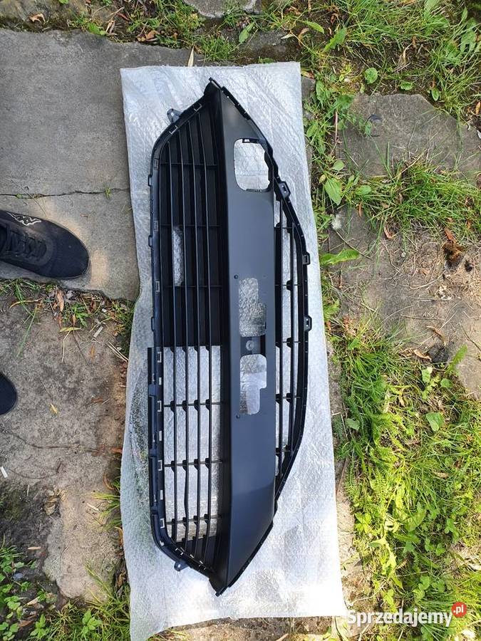 Atrapa grill dokładka zderzaka Aygo II lift nowa Motoryzacja Słupia