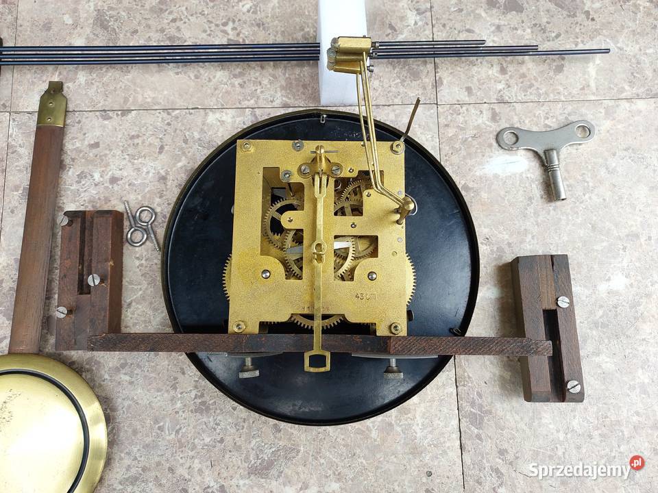 137 Zestaw mechanizm starego zegara ściennego Tczew