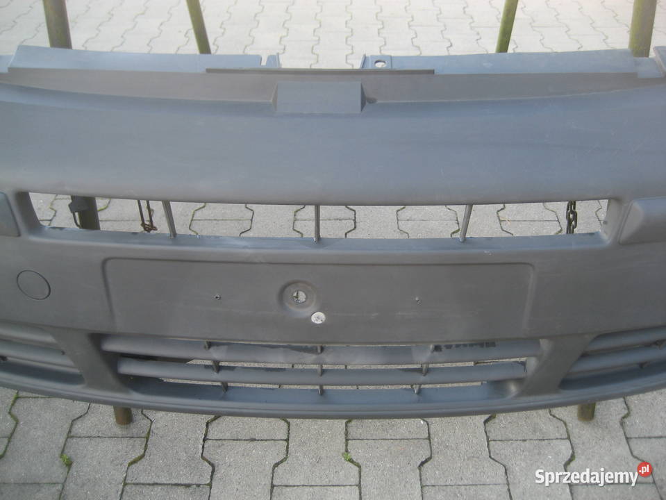 renault trafic vivaro a 0106r zderzak przedni wielkopolskie Rakoniewice