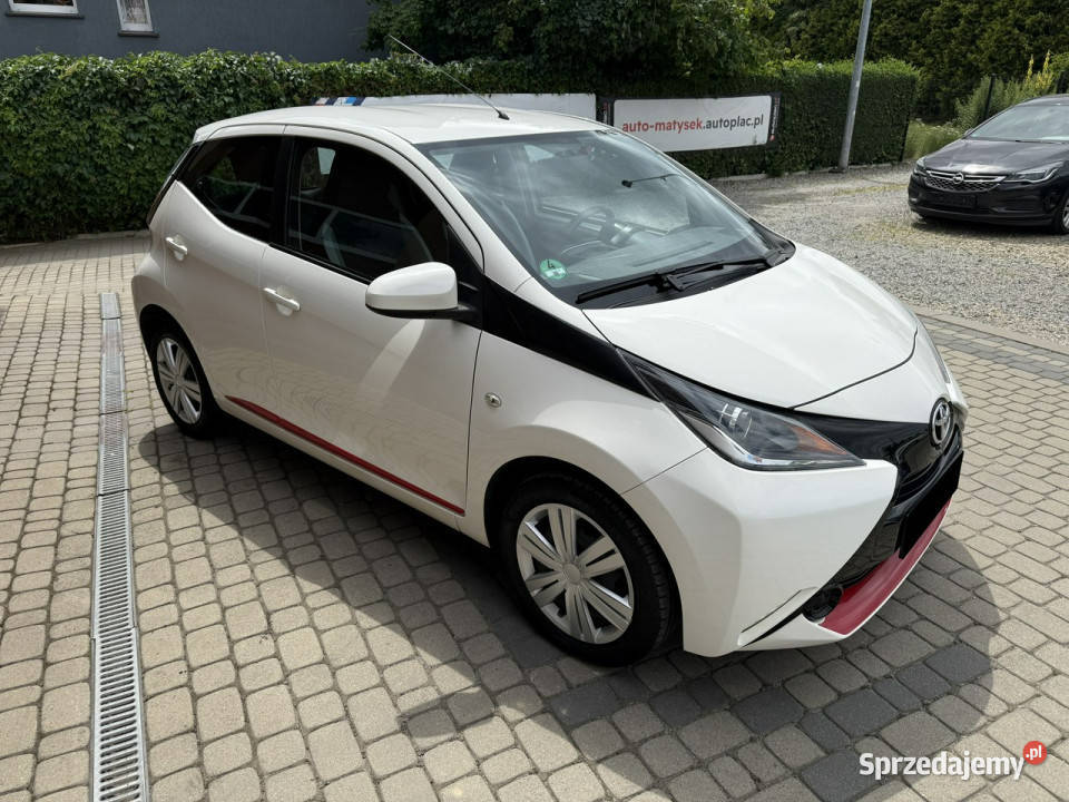 Toyota Aygo Rezerwacja II 2014 Orzech