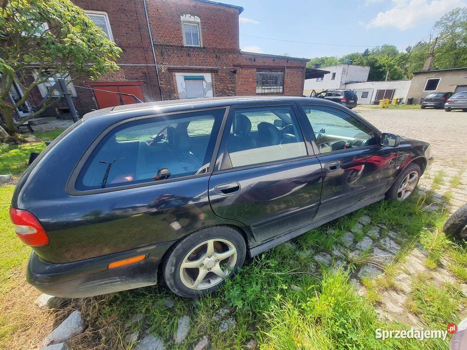 Sprzedam Volvo v40 2001 Kombi Piotrowice