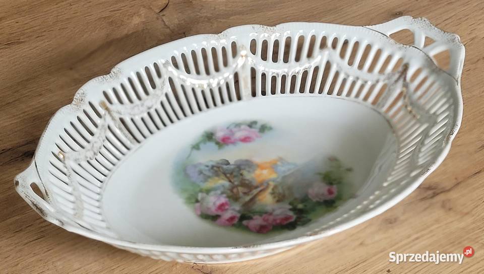 Zabytkowa ażurowa patera z uszami w secesyjnym Kraków