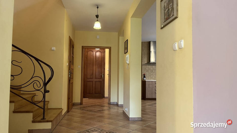 Lokal gastronomiczny z dużym domem