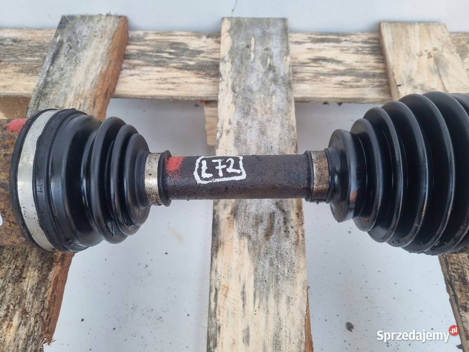 PÓŁOŚ Toyota Hilux VII 30 D4D LEWA PRZEDNIA Chełm