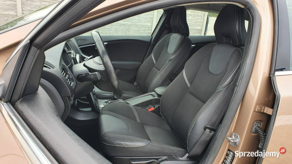 Volvo V40 20 D2 120 Momentum NAVI Półskóra wspomaganie kierownicy