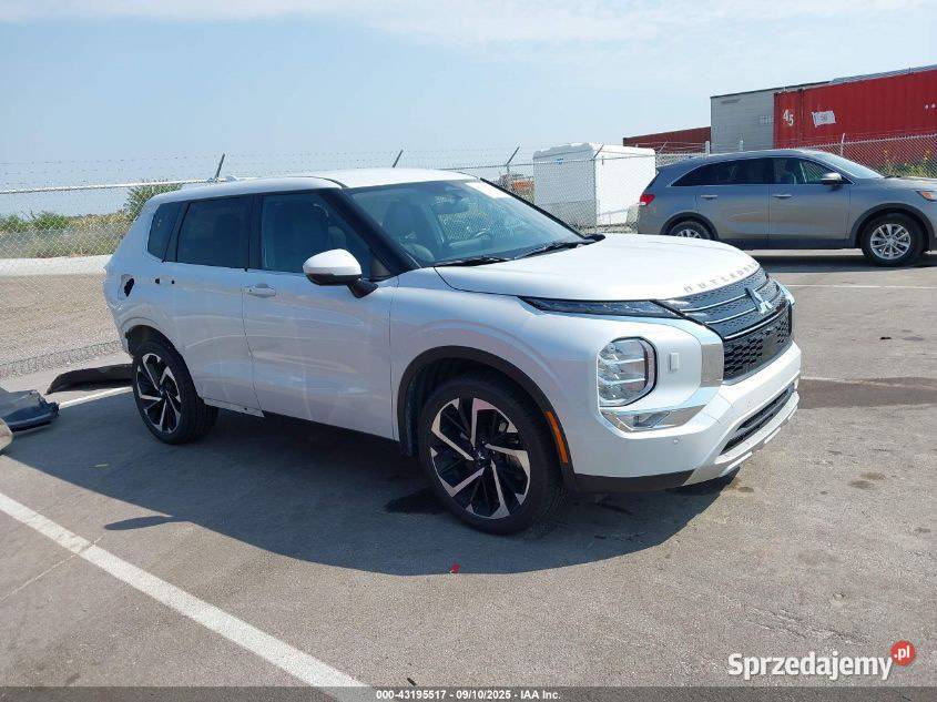 2024 MITSUBISHI OUTLANDER SE 25 SAWC Motoryzacja Kobyłka