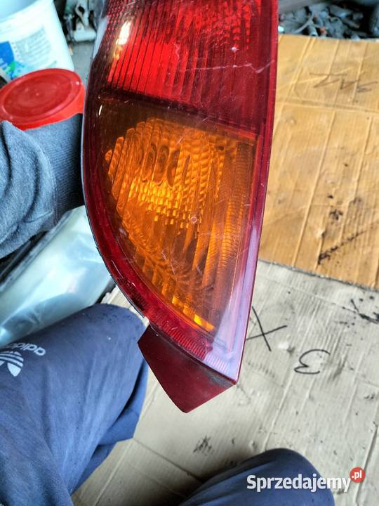 FOCUS MK1 MK 1 LAMPA TYŁ TYLNA LEWA