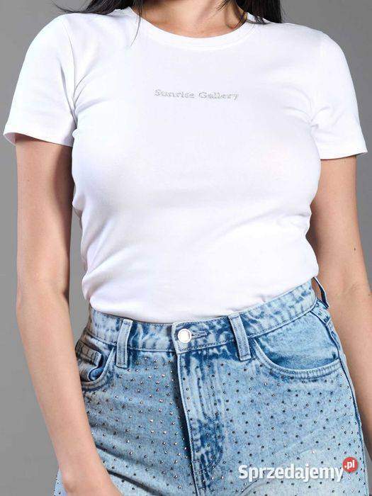 biały tshirt z napisem Sinsay