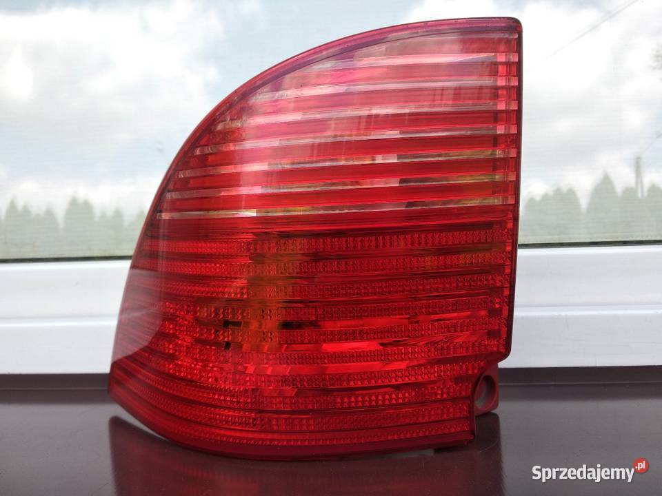 Saab 95 kombi lampa tył tylna lewa w błotnik osobowe Części samochodowe Sieradz