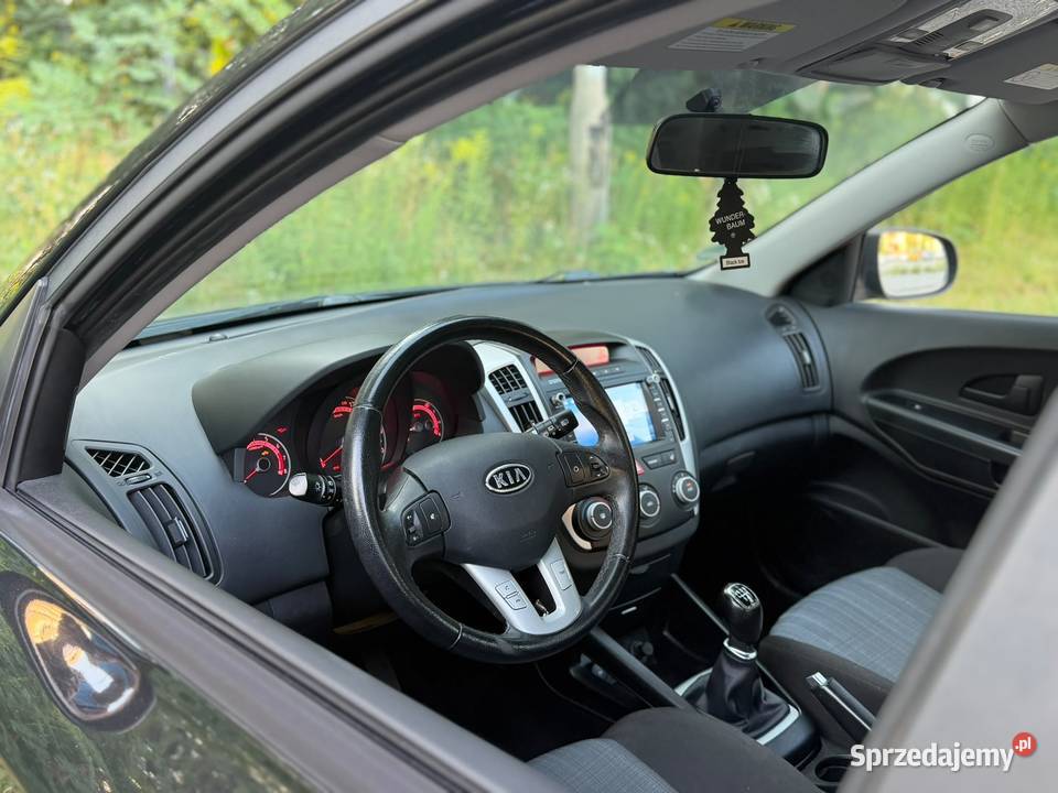 Kia Ceed 14 Benzyna Ekran CarPlay Zadbana Sosnowiec