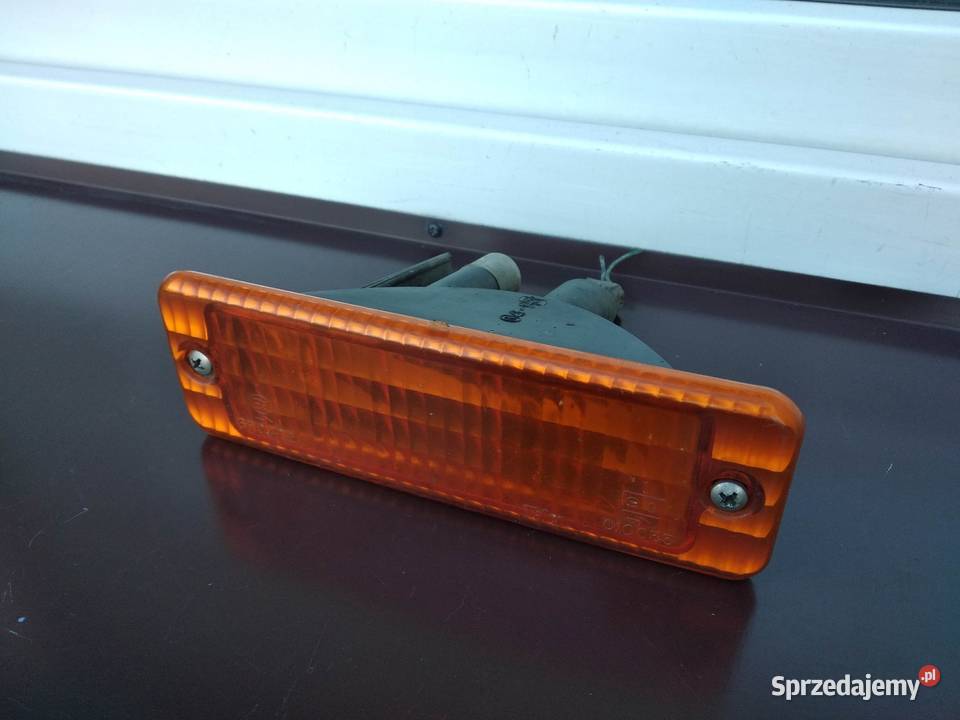 Ford Maverick I Nissan Terrano II kierunkowskaz Sieradz sprzedam