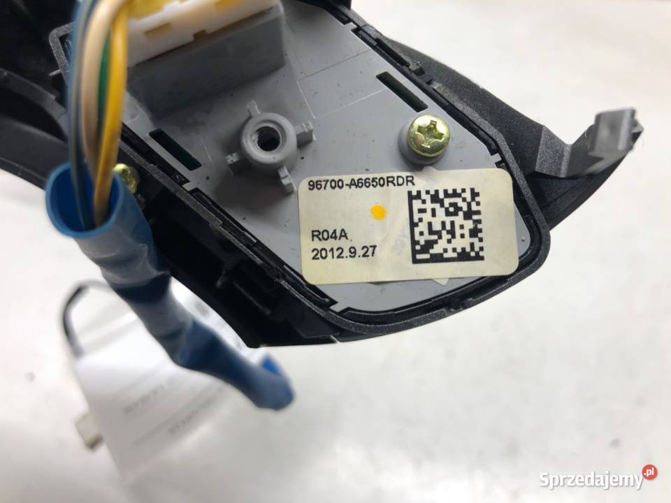 PRZEŁĄCZNIKI KIEROWNICY MULTIFUNKCJA HYUNDAI i30 osobowe