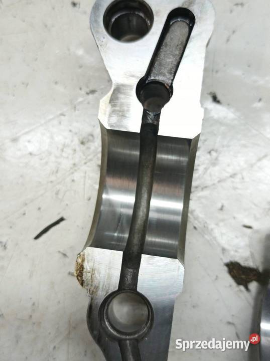 GŁOWICA KOMPLETNA 20 D4D Toyota Auris I 20062012