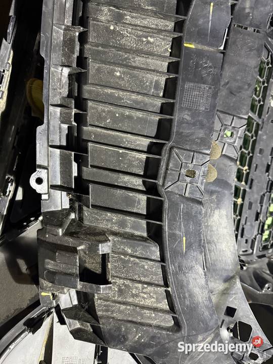 Sprzedam wzmocnienie górne zderzaka Mercedes GLB sprzedam