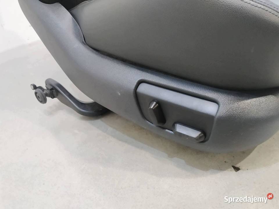 FOTELE PRZÓD GRZANE ELEKTRYCZNE SKÓRA KPL Skoda świętokrzyskie