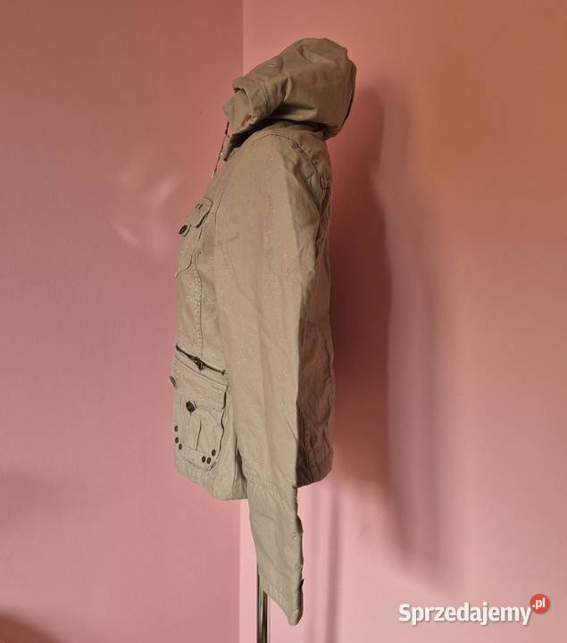 Kurtka damska przejsciowa delikatnie brokatowa