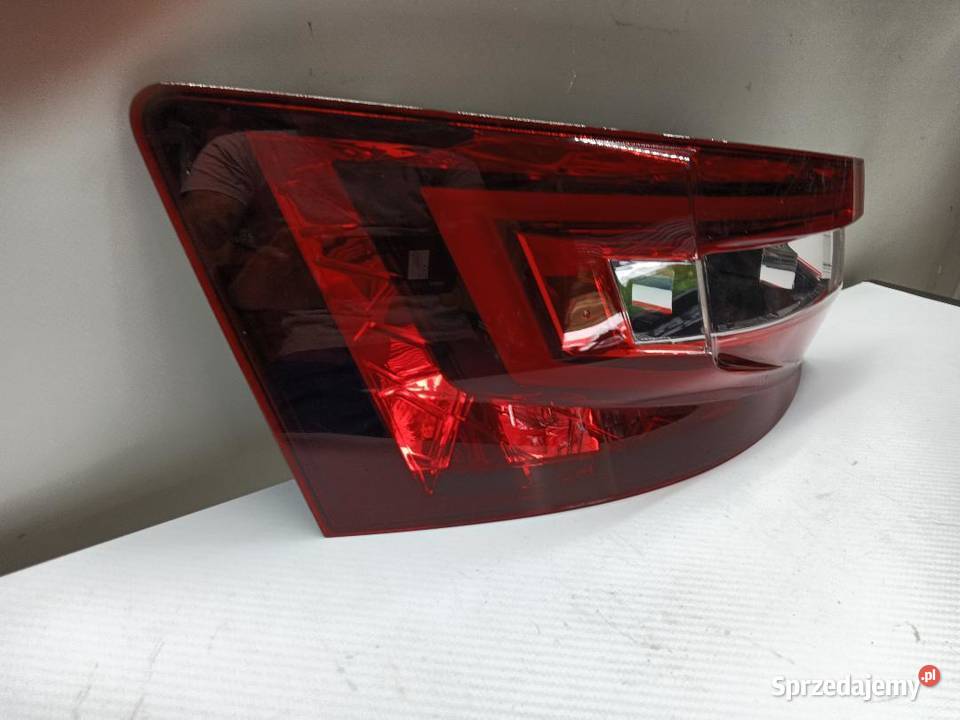 LAMPA TYŁ TYLNA LEWA SKODA SUPERB III 3V5945207A