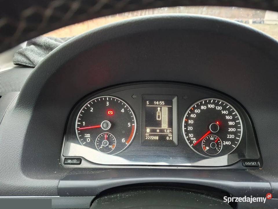 VW Touran 16 TDI DPF Life 105 2013r Bogata Touran