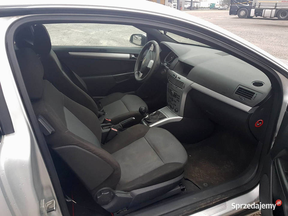 Opel astra H GTC 14 90 benzyna 2005 r 1363cm3 Łowicz